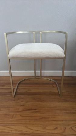 Vanity chair