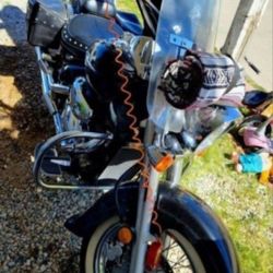 2005 Suzuki Boulevard