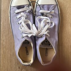 Converse Woman’s Size 8