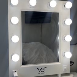 Vanity Mirror With Plug In 
