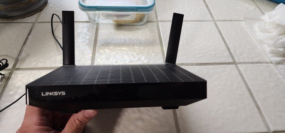 Linksys - MR7350 Max-Stream Mesh Dual-Band Wi-Fi 6 Router.