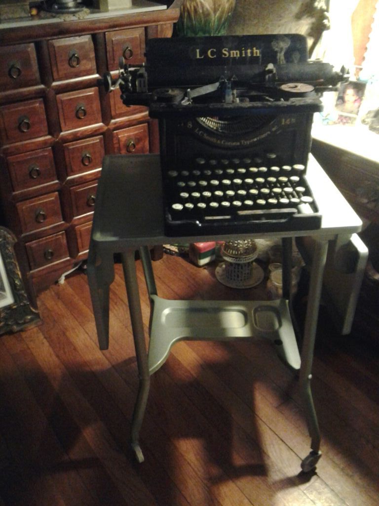 1920's L. C. Smith Corona typewriter inc 8 14 and vintage metal table
