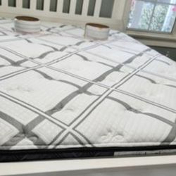 Queen Mattress and Box Spring - Kingsdown