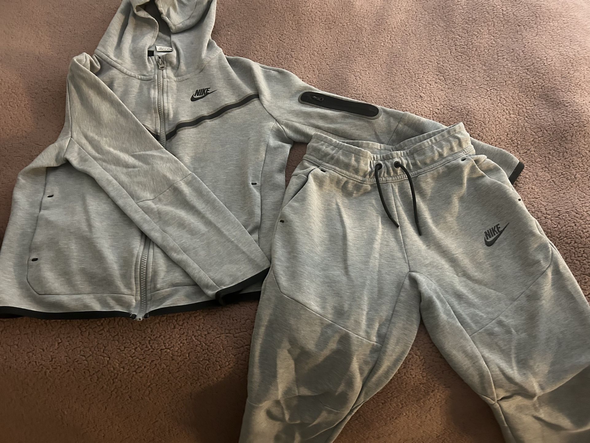 Nike Tech Hoodie And Jogger Set - Size Y Medium