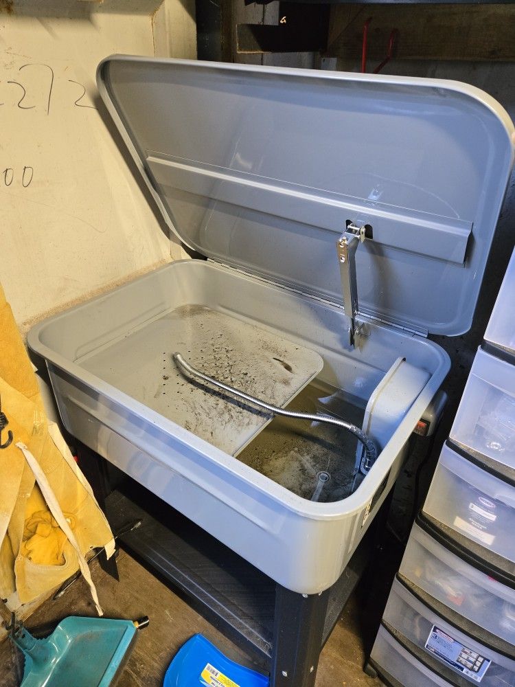 Central Machinery Parts Washer With Fluid