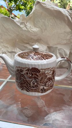 Woods & Sons brown and white Enoch Woods Teapot