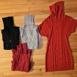 (4) Woman Small Necked Sweaters 