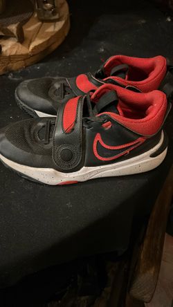 Nike Strap Kids Basketball Shoes Size 5y