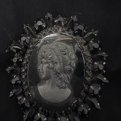 Black Cameo Pin/pendant