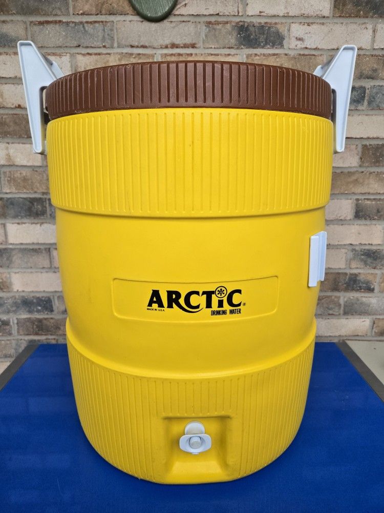 Arctic 10 Gallon Water Cooler Drink Cooler