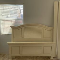 Broyhill 5 Piece Queen Bedroom Set 