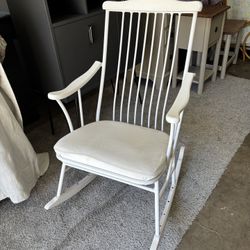 Rocking chair wood and metal frame 