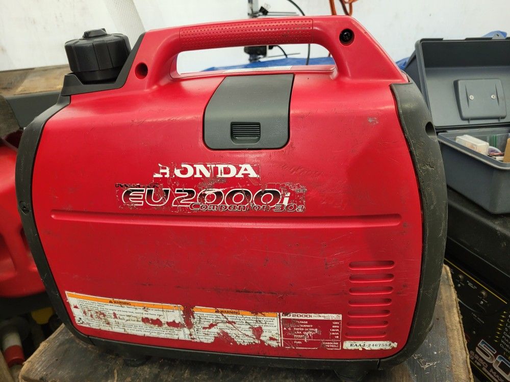 *PENDING* Honda EU2000i Companion 30a 2000w Portable Inverter Generator
