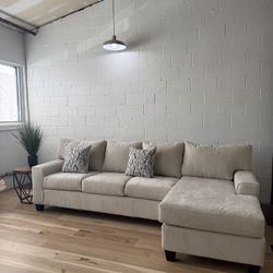 2 Piece Sectional Couch with Chaise