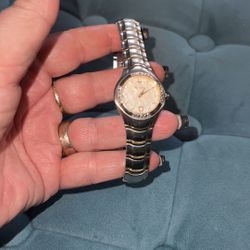 Like New Ladies Bulova Diamond Silver And Gold Tone Watch
