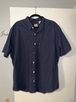 Levi’s blue button down shirt like new