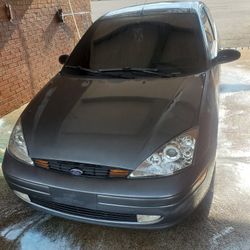 Ford Focus ZX3 5speed MANUAL!
