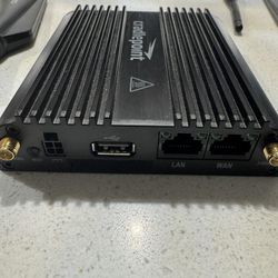 Cradlepoint IBR600B LP4