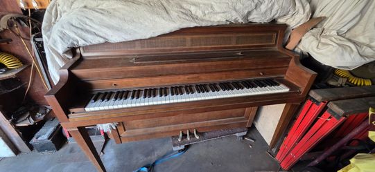 FREE upright piano