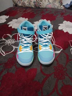 Tennie Shoes
