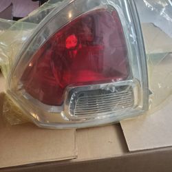 06 To 09  Ford Fusion Left Side Tail Light
