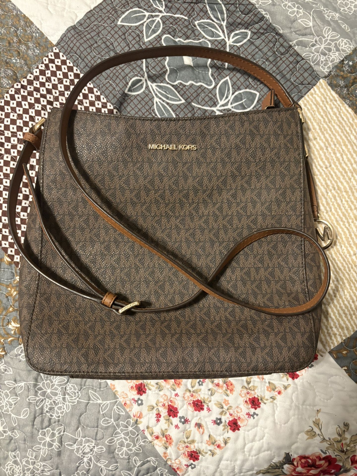 Michael Kors Jet Set Logo Messenger Bag