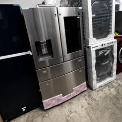 SAMSUNG FAMILY HUB FRENCH DOOR REFRIGERATOR