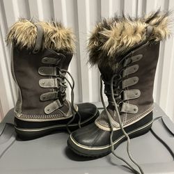 Sorrel Winter Boots - Women’s 9