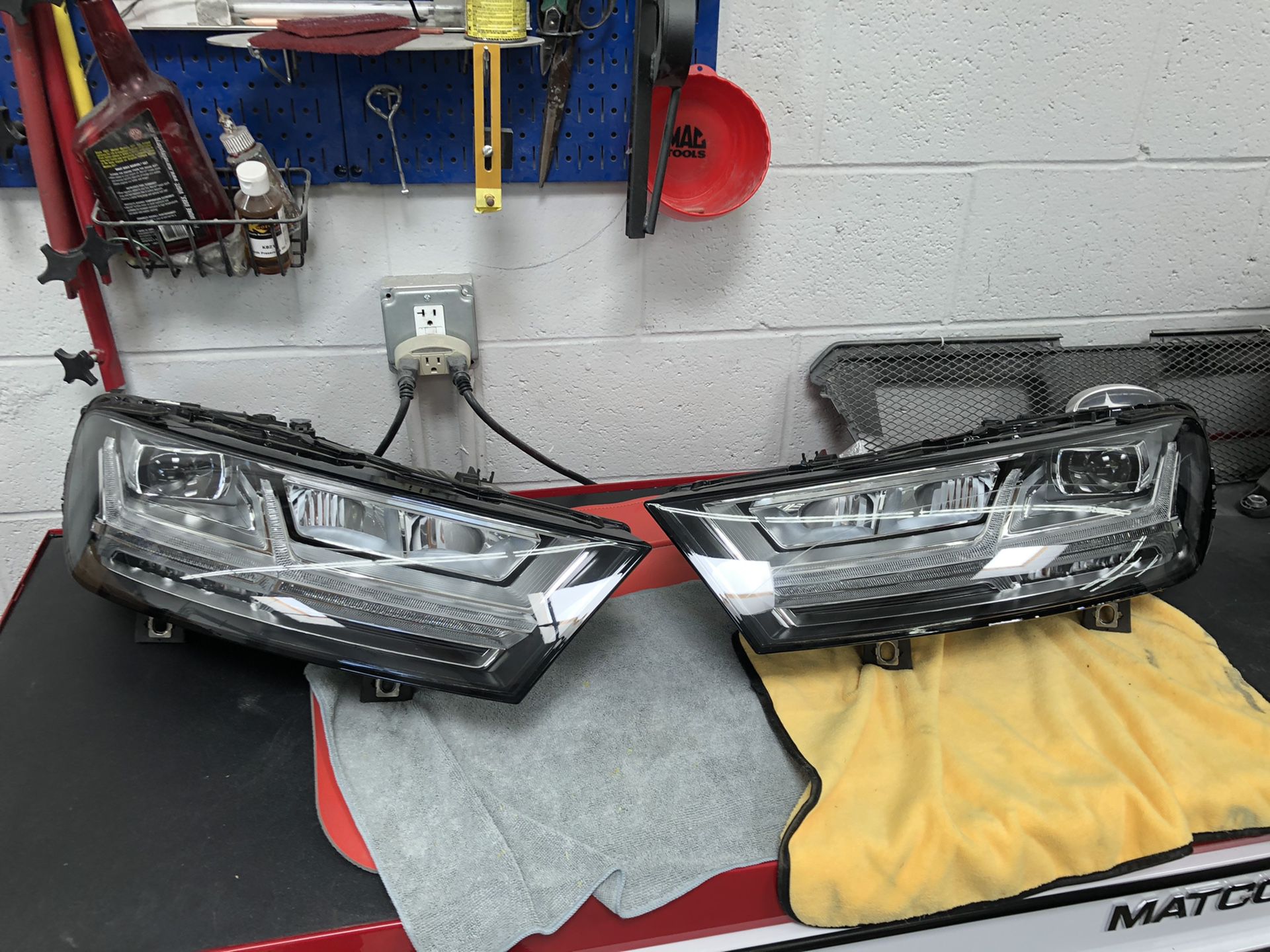2019 Audi Q7 headlights and tail lights