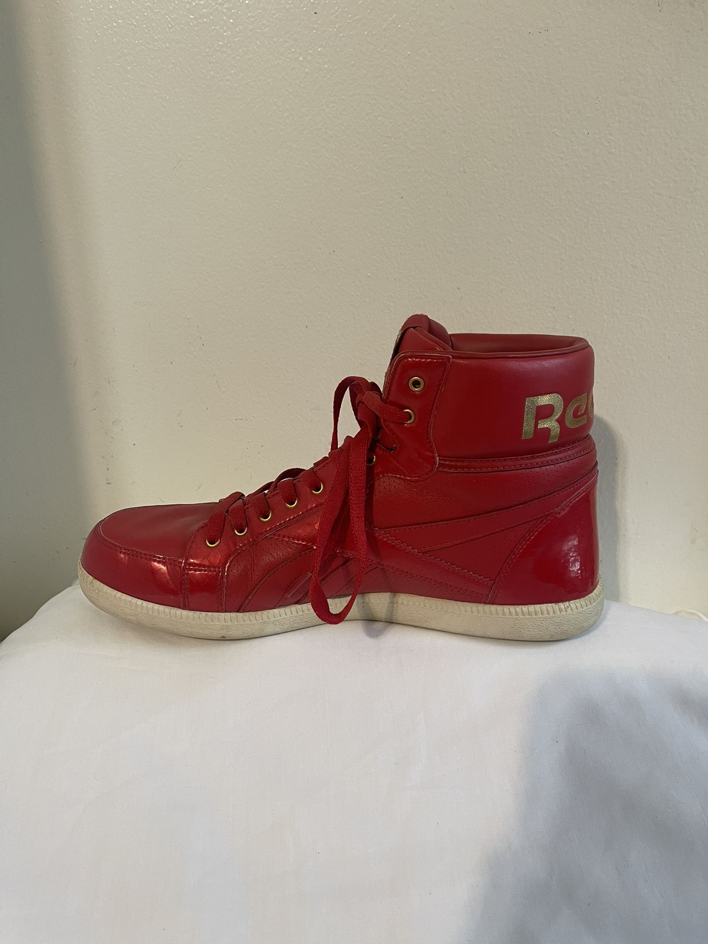 Vintage Reebok High Top Red Size 9.5 RB 903