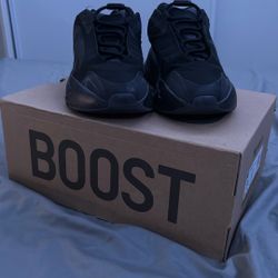 Adidas Yeezy Boost 700 MNVN 