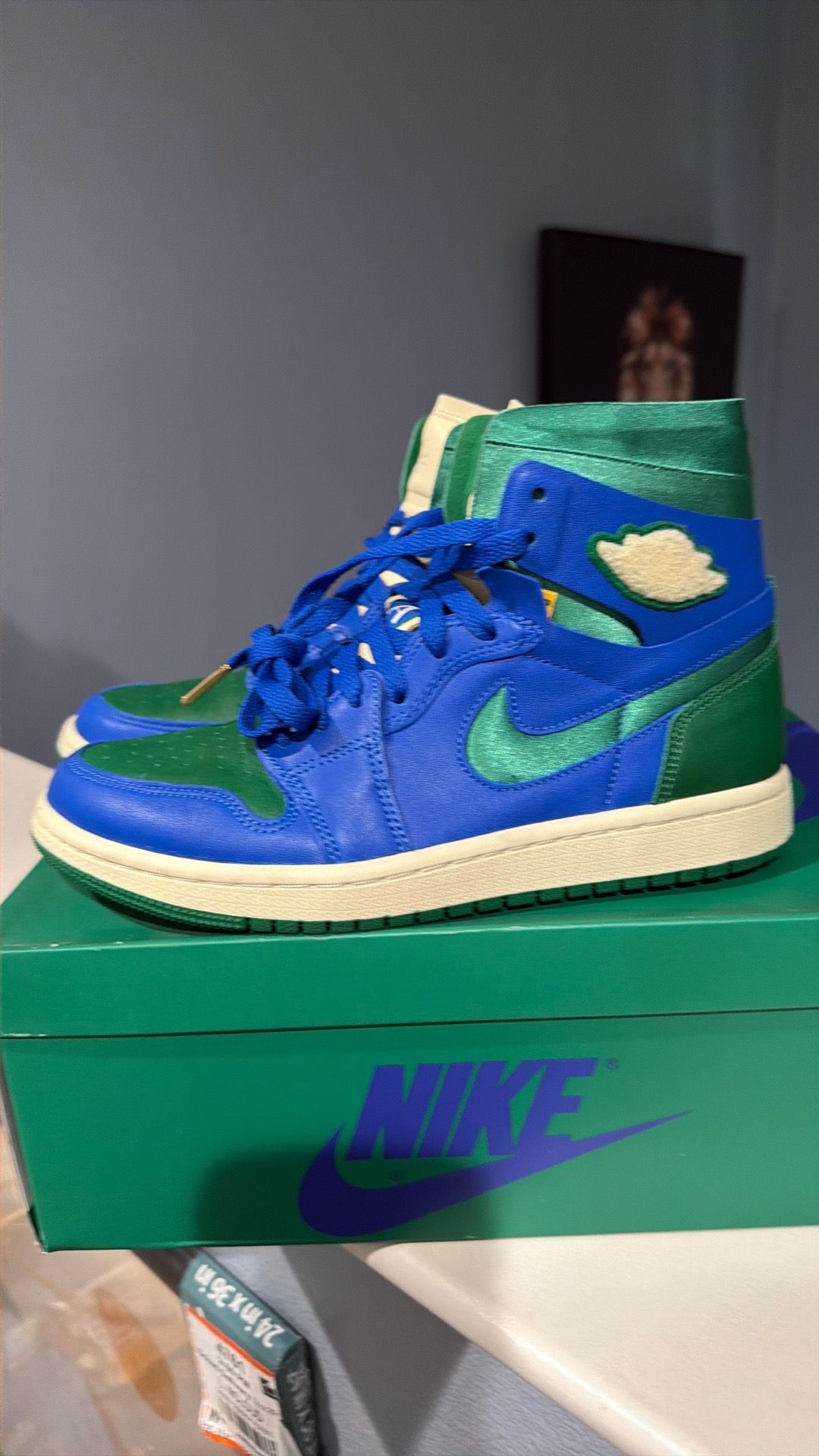 Retro Jordan 1. Blue and green
