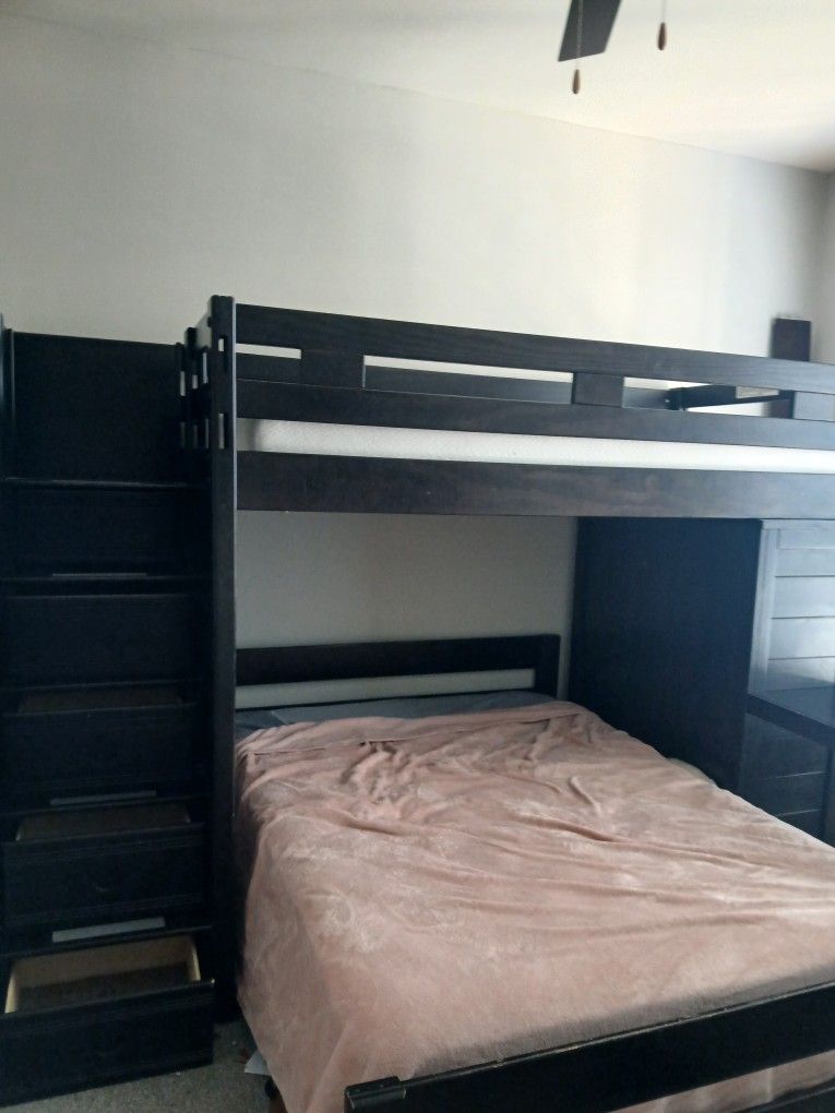 Full/Twin Bunk Bed Set w/ Desk