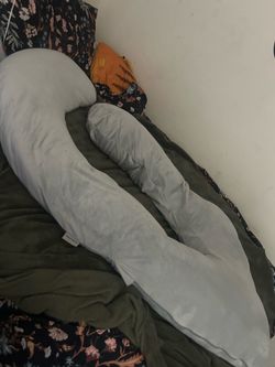Pregnancy pillow