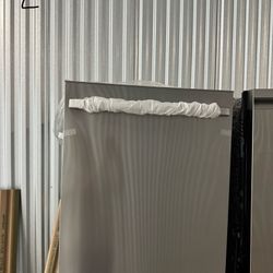 DELIVERY AVAILABLE 🚚 Samsung 24” Top Control Dishwasher w/ 3rd Rack & Hybrid Dry- Stainless Steel