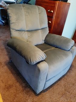 ELECTRIC RECLINER CHAIR NEW