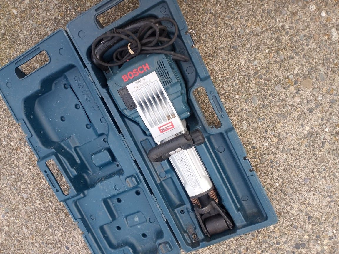 Bosch 11336k 1,1/8in Concrete Braker Demolition Hammer. Excellent Condition. For Pick Up Fremont Seattle. No Low Ball Offers Please. No Trades 