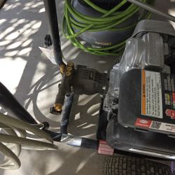 Simpson 3200psi  2.5gpm Power Washer