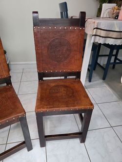 Taburete al estilo  Cubano.