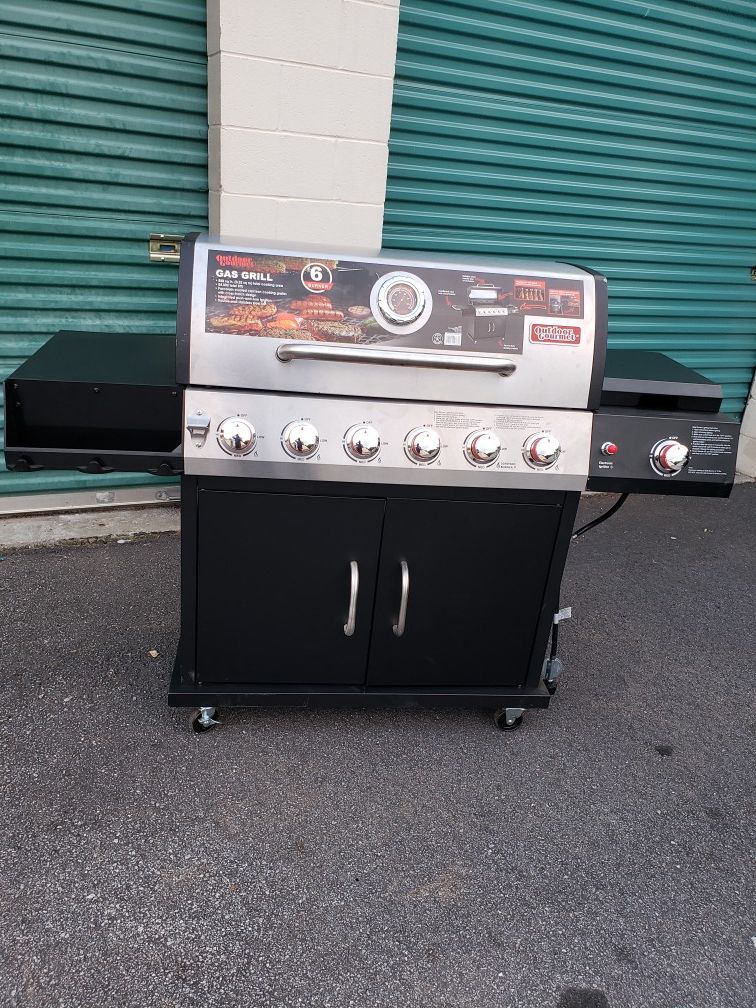 Oudoor gourmet gas grill