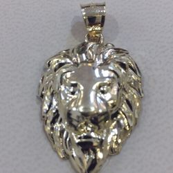 10 K Y Solid Lion Pendant