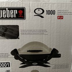 Weber Q1000 Gas BBQ Grill - Brand New