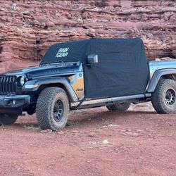 RAIN GEAR
JT Gladiator Cab Cover 
