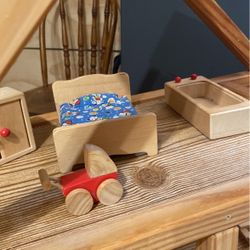 Vintage Toy Doll house 