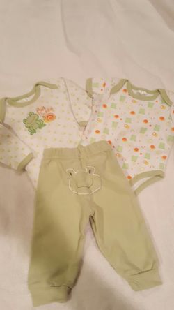 3-6 month frog infant outfit