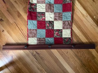 Quilt wall hanger