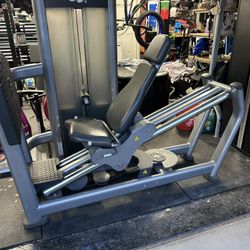 Life fitness signature series seated leg press