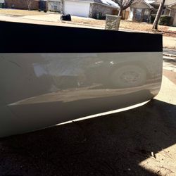 Kenworth T680 White Left/Driver Lower Side Fairing  