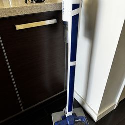 ReadiVac Ease Cordless Vacuum 
