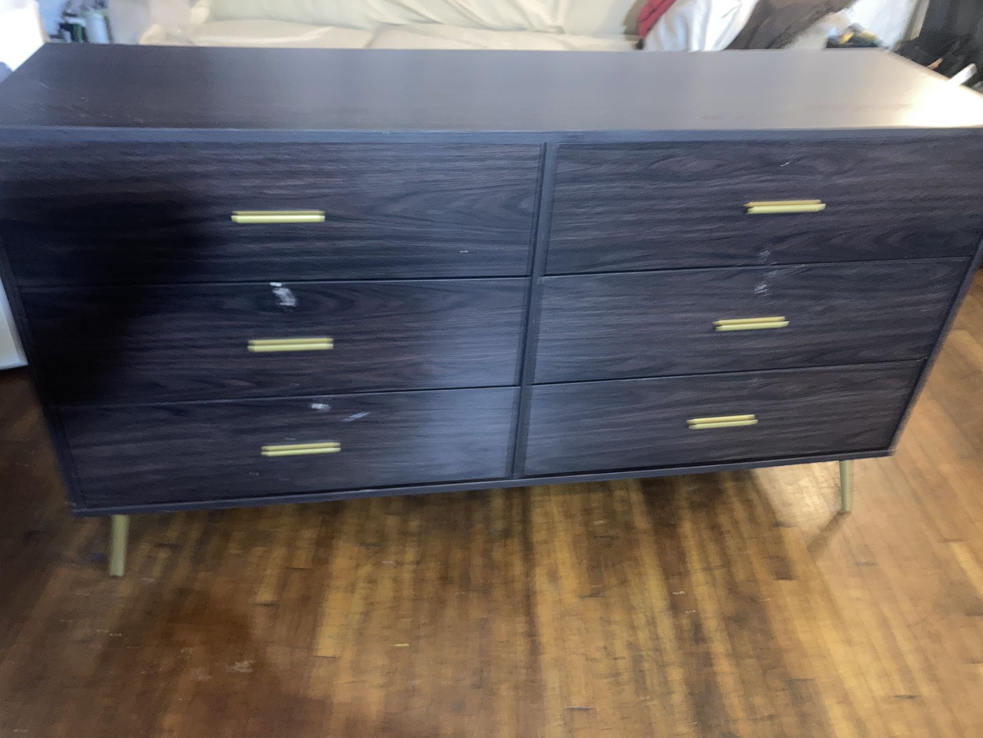 Dresser With 6 Drawers $120